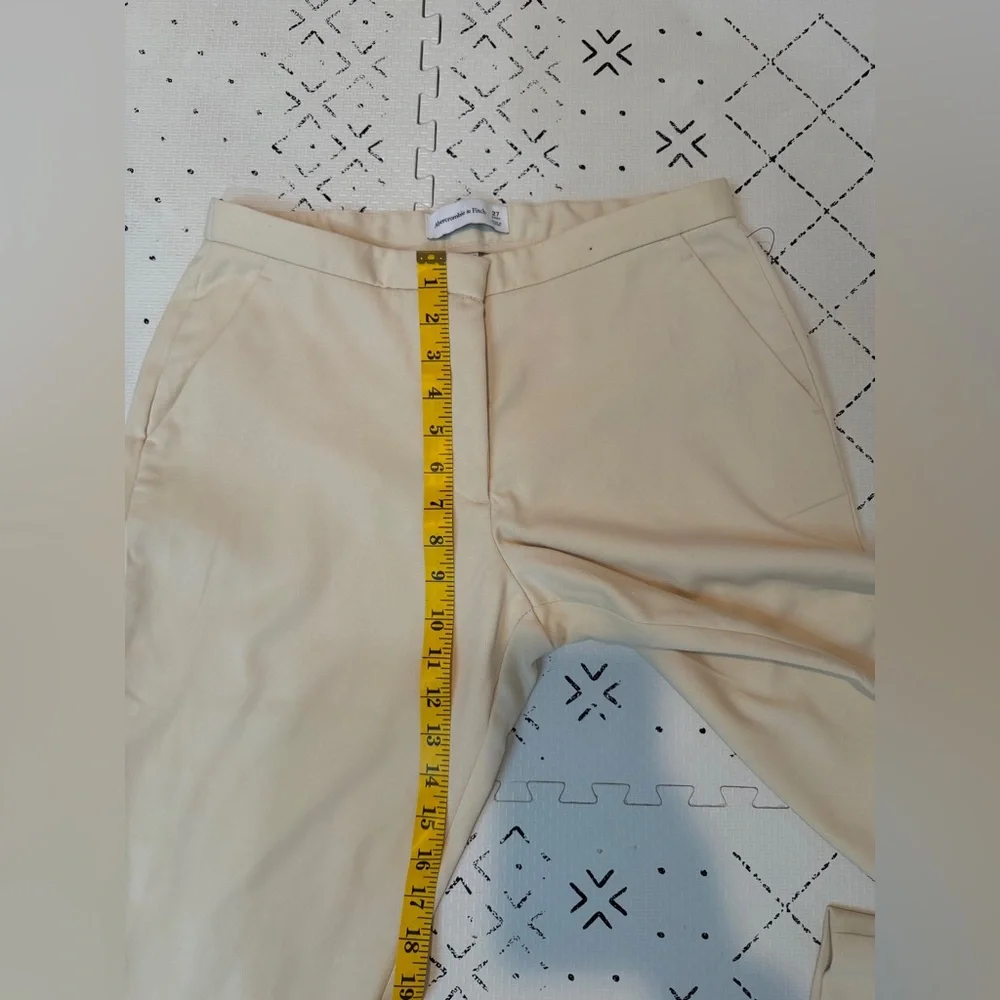 Abercrombie & Fitch Straight dress‎ pants curve love in pale yellow 27 Short